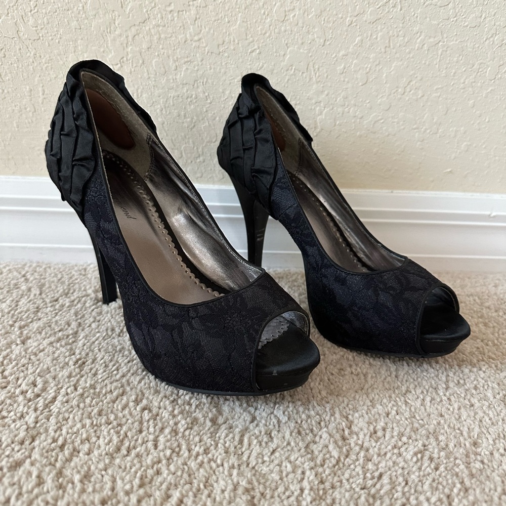 Black Lace Detail Pumps